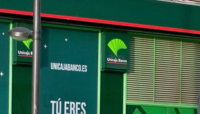 Unicaja plantea 1513 salidas netas